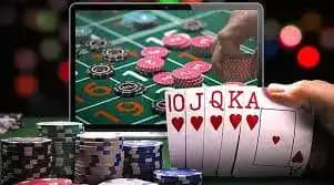Tampilan antarmuka live casino ktua10 yang bersih dan responsif saat dimainkan di smartphone